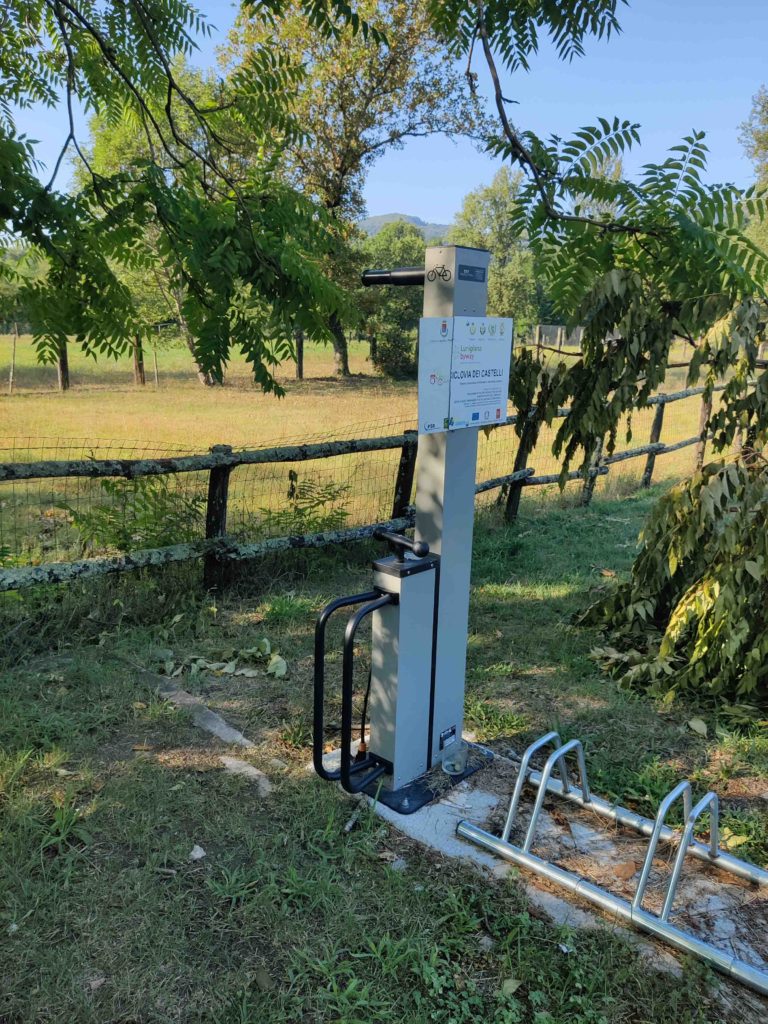 Bike repair station Lunigiana Ciclovia dei Castelli